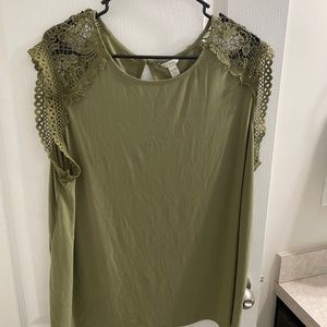 EST 1946 green lace top